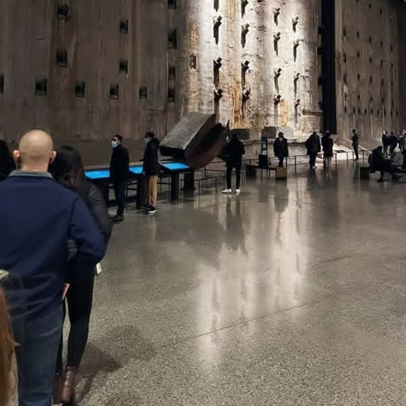 The North Face Black Hooded Puffer Jacket - Picture 3 of 11